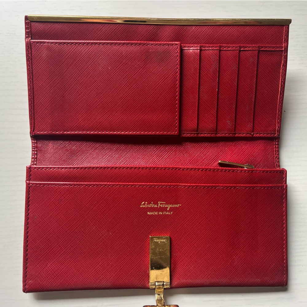 Salvatore Ferragamo Gancini Continental Red Leather Wallet - Picture 5 of 7
